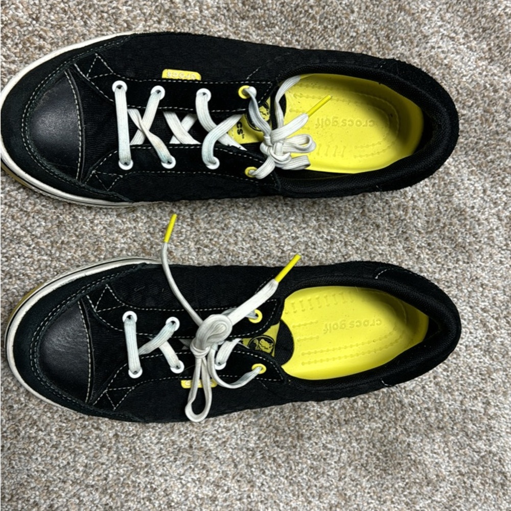 Croc golf shoes